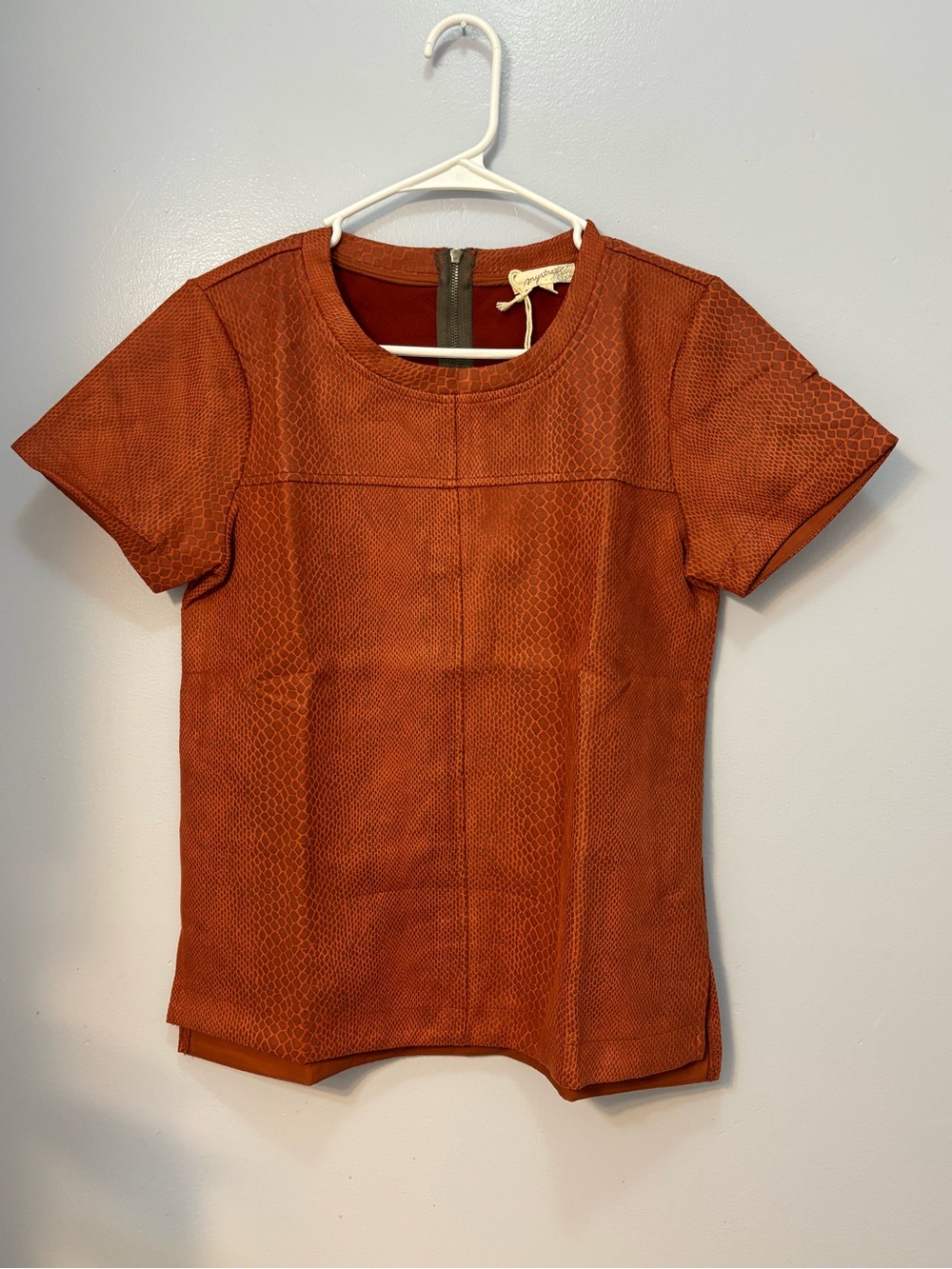 Mystree Nichole Taylor Faux Snakeskin Short Sleeve Top Rust Orange Sz S NWT